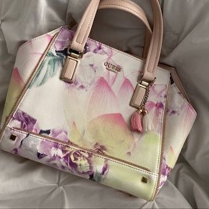 Guess Purse, used, great condition.